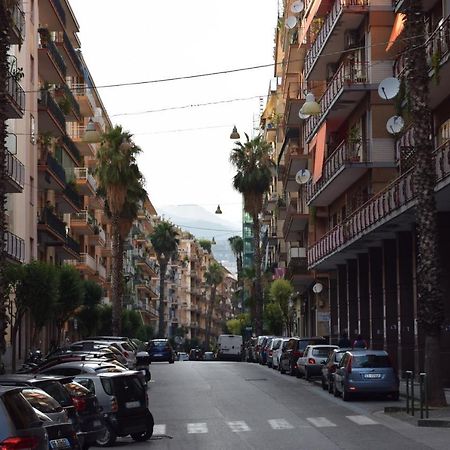 Mare Di Luci Bed & Breakfast Salerno Bagian luar foto